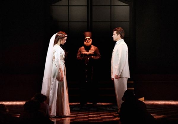 Lucy Maunder,  Photo