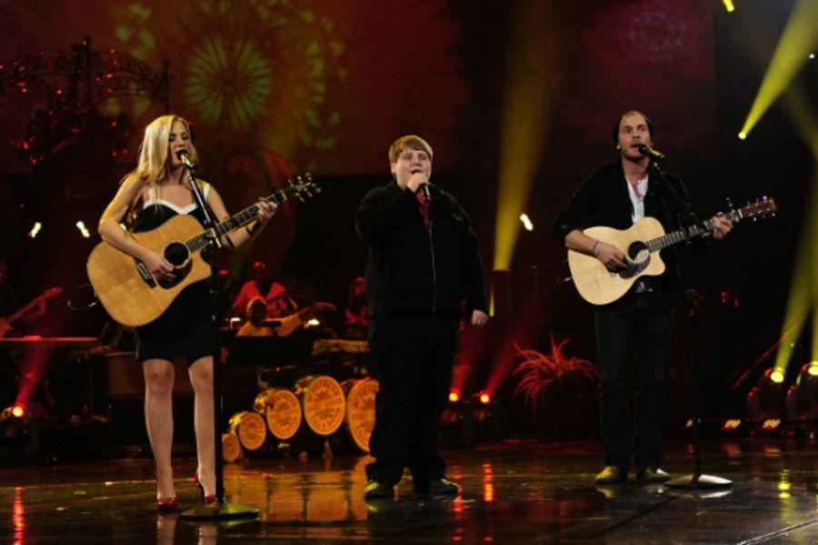 Photo Flash: AMERICAN IDOL Contestants Sing The Beatles Tonight! Image