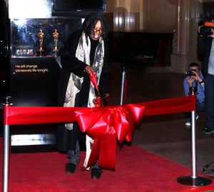 Meet The Oscars New York-Ribbon Cutting with Whoopi Goldberg at Vanderbilt Hall in Grand Central Terminal, New York City. @ BroadwayWorld Meet The Oscars New York-Ribbon Cutting with Whoopi Goldberg at Vanderbilt Hall in Gr Photo