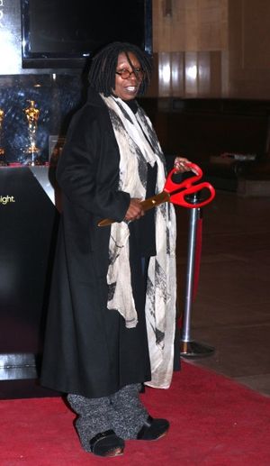Meet The Oscars New York-Ribbon Cutting with Whoopi Goldberg at Vanderbilt Hall in Grand Central Terminal, New York City. @ BroadwayWorld Meet The Oscars New York-Ribbon Cutting with Whoopi Goldberg at Vanderbilt Hall in Gr Photo