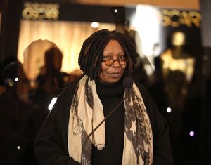 Meet The Oscars New York-Ribbon Cutting with Whoopi Goldberg at Vanderbilt Hall in Grand Central Terminal, New York City. @ BroadwayWorld Meet The Oscars New York-Ribbon Cutting with Whoopi Goldberg at Vanderbilt Hall in Gr Photo