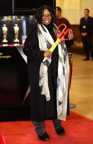 Meet The Oscars New York-Ribbon Cutting with Whoopi Goldberg at Vanderbilt Hall in Grand Central Terminal, New York City. @ BroadwayWorld Meet The Oscars New York-Ribbon Cutting with Whoopi Goldberg at Vanderbilt Hall in Gr Photo