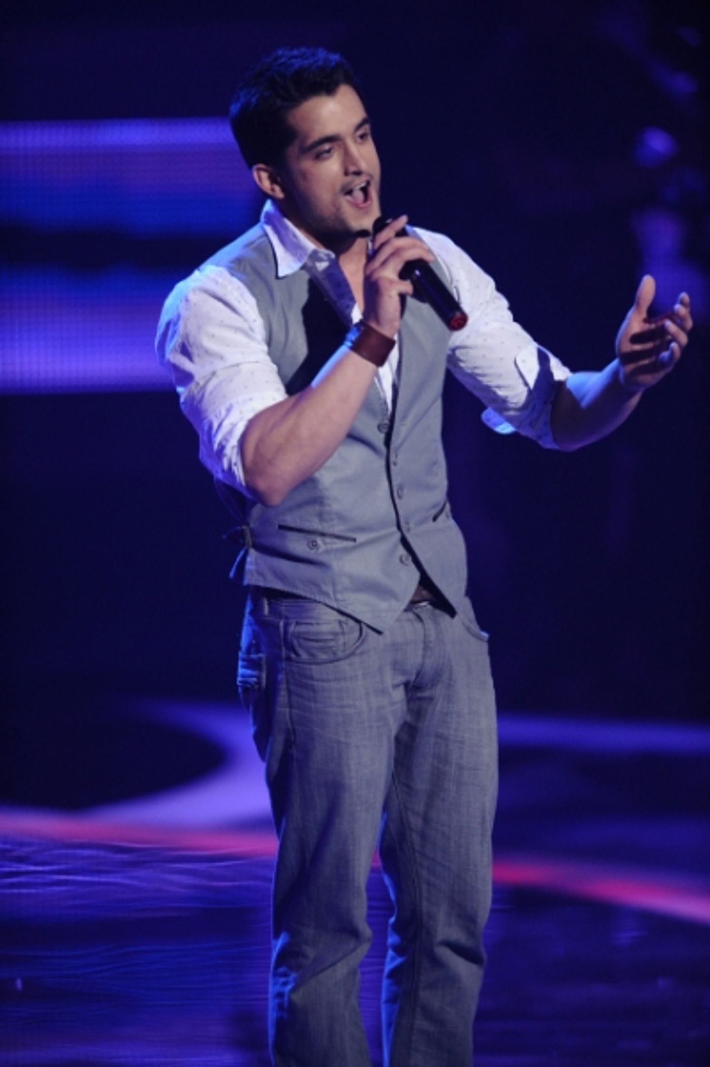 Photo Flash: AMERICAN IDOL's Top 24 Perform!  Image