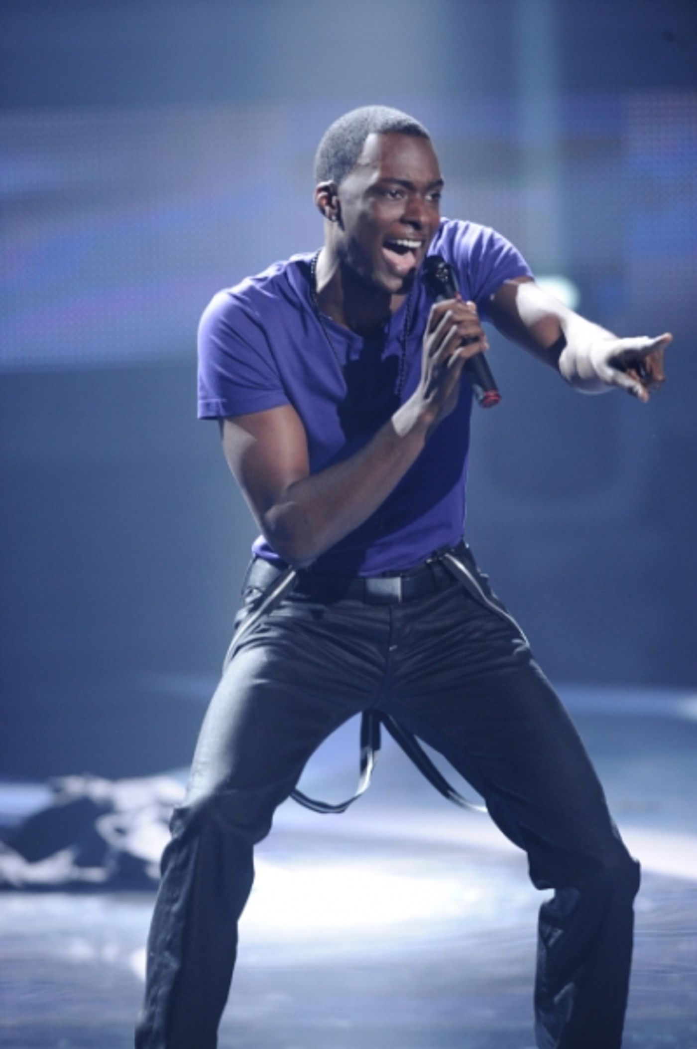 Photo Flash: AMERICAN IDOL's Top 24 Perform!  Image