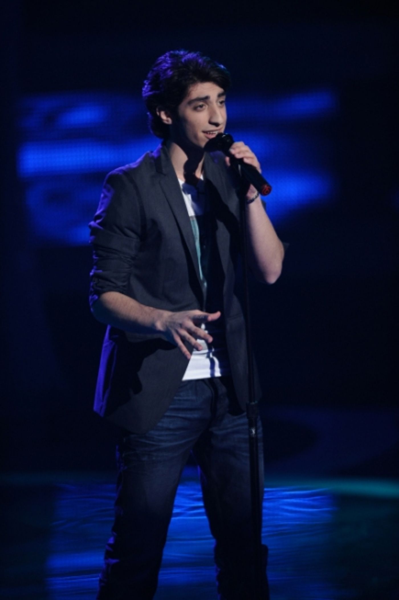 Photo Flash: AMERICAN IDOL's Top 24 Perform!  Image