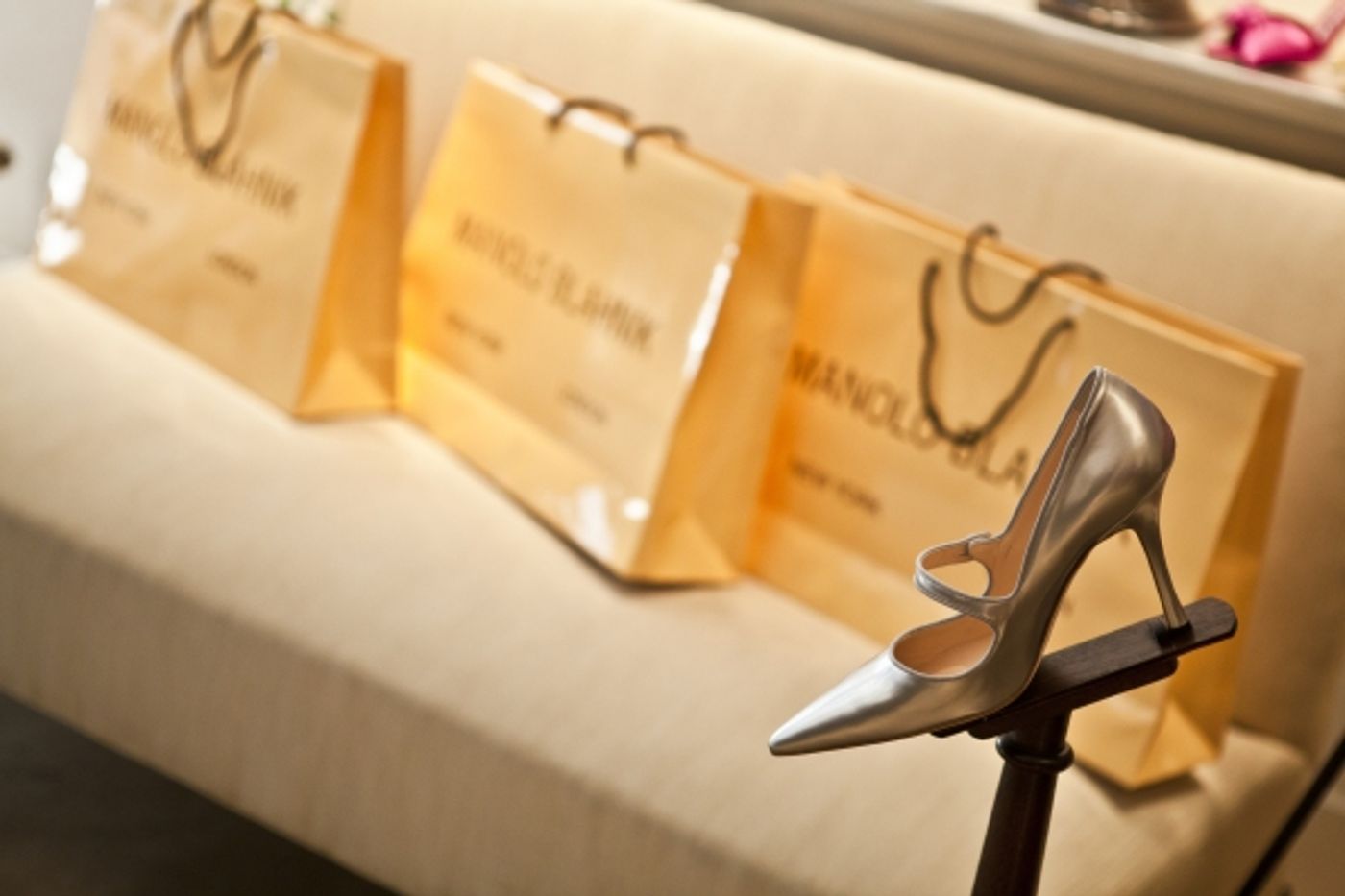 Photo Coverage: Manolo Blahnik Anoints Silver Stiletto Official PRISCILLA Shoe  Image