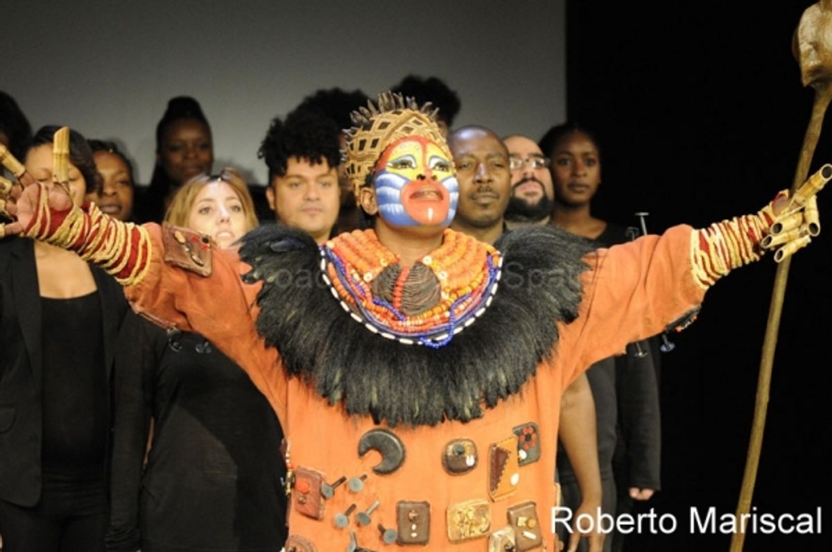 Brown Lindiwe Mkhize y el Coro Gospel Factory at 