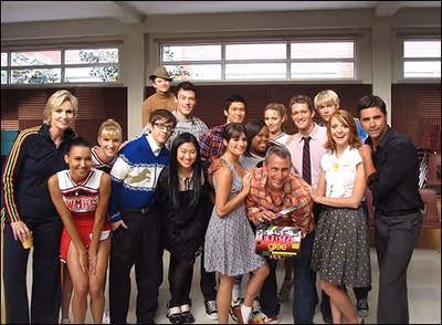 John Stamos and Cast of GLEE Photo