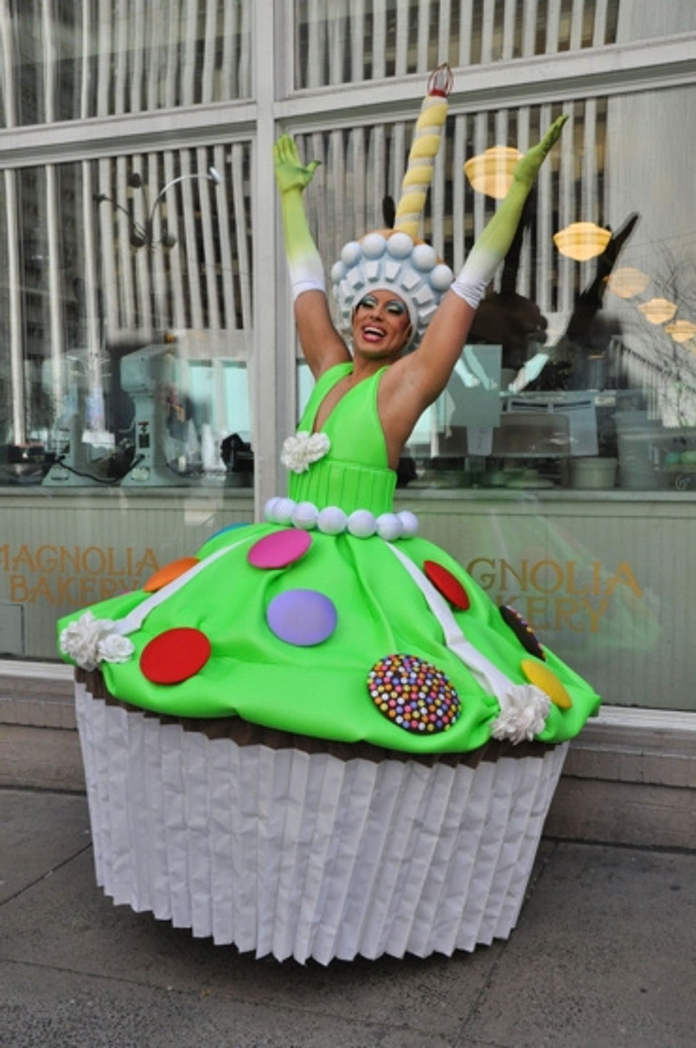 Photo Coverage: Magnolia Bakery Unveils 'The Priscilla Cupcake'!  Image