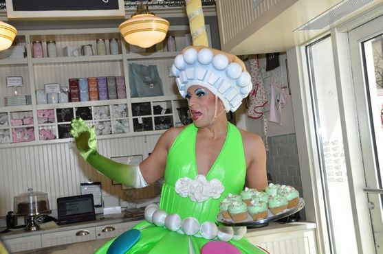 Photos: Magnolia Bakery Unveils 'The Priscilla Cupcake'! — photo 4 of 13