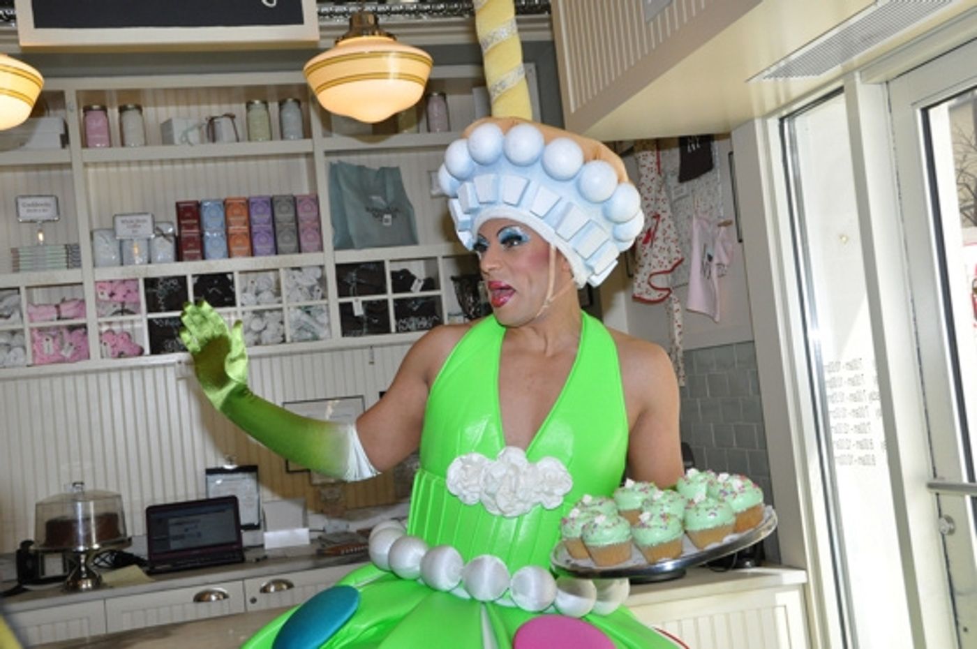 Photo Coverage: Magnolia Bakery Unveils 'The Priscilla Cupcake'!  Image