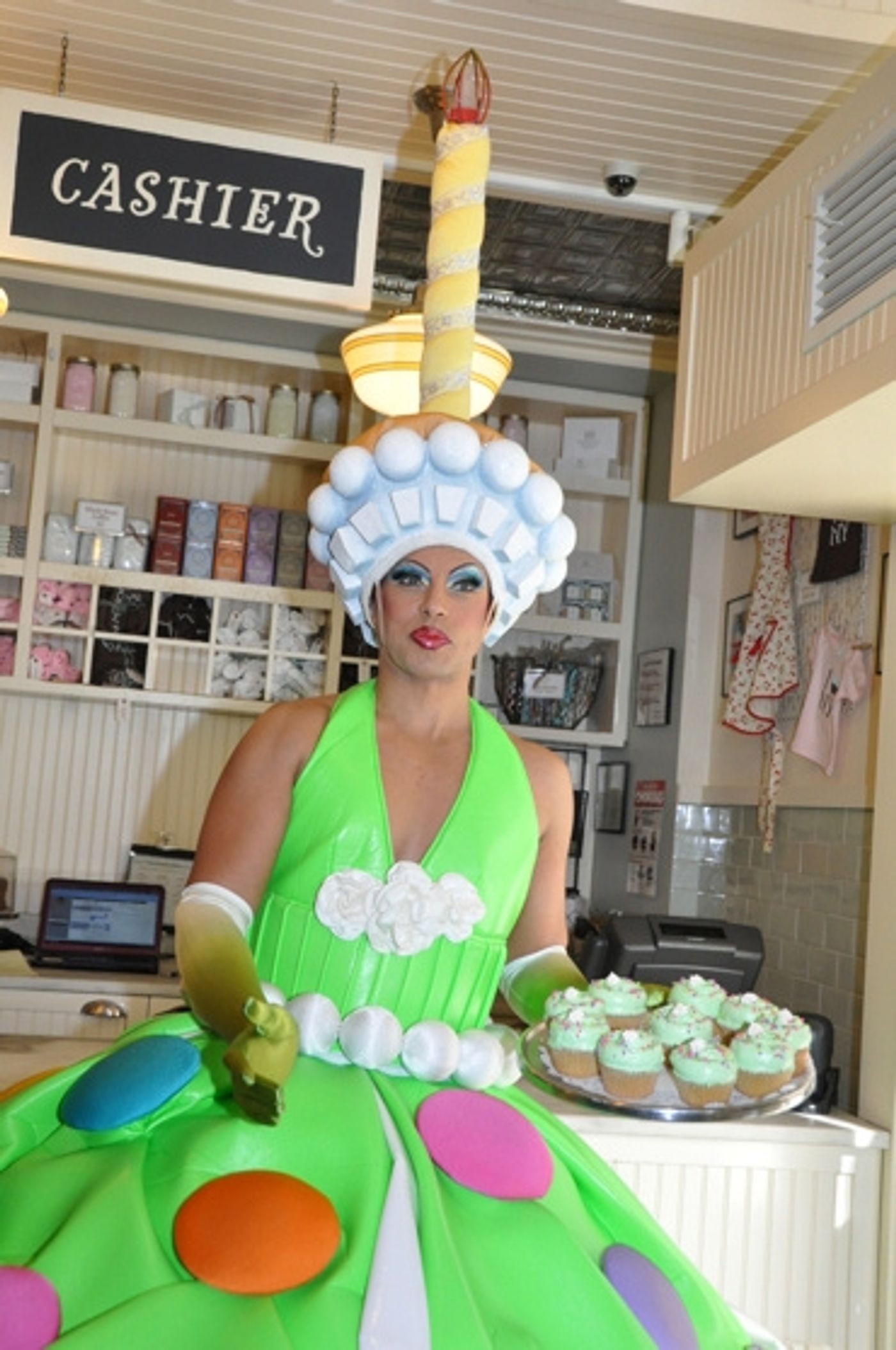 Photo Coverage: Magnolia Bakery Unveils 'The Priscilla Cupcake'!  Image