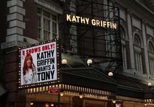''Kathy Griffin Wants A Tony" Meet & Greets the press and fans after adding two shows to her Broadway Engagement at the Belasco Theatre in New York City. @ BroadwayWorld ''Kathy Griffin Wants A Tony" Meet & Greets the press and fans after adding two shows Photo