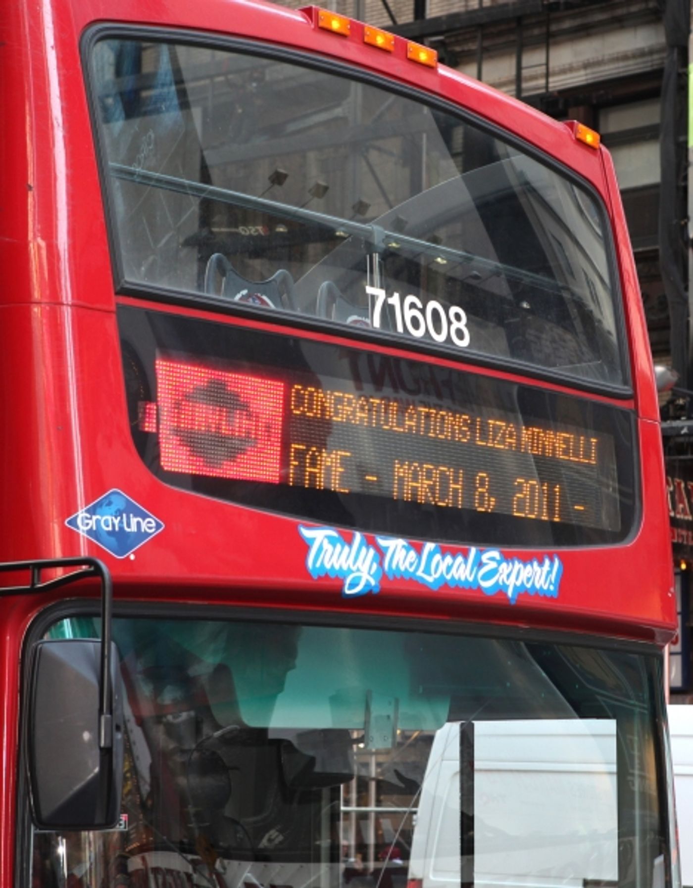 Photo Coverage: Gray Line's 'Ride Of Fame' Campaign Honors Liza Minnelli  Image