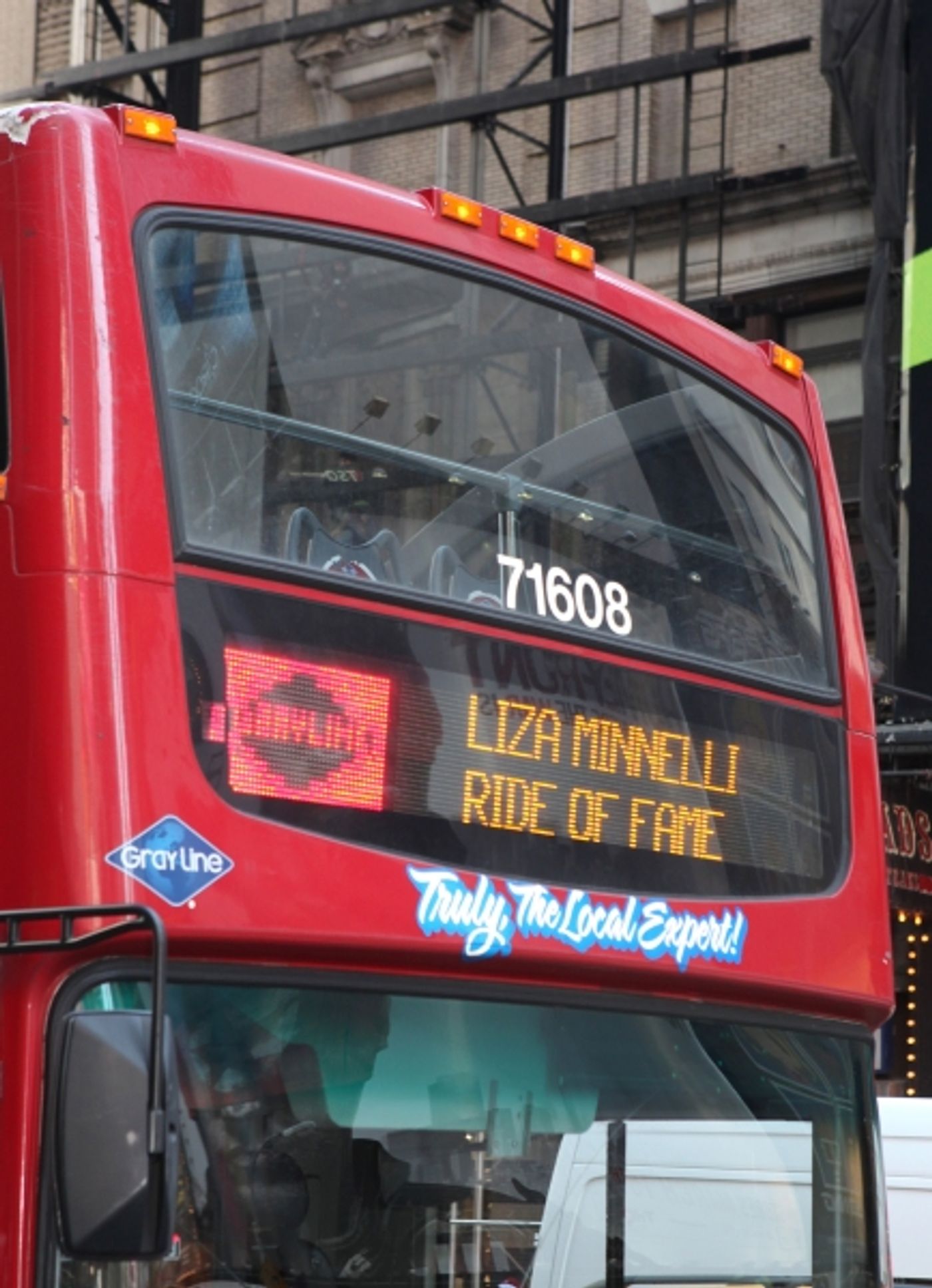 Photo Coverage: Gray Line's 'Ride Of Fame' Campaign Honors Liza Minnelli  Image
