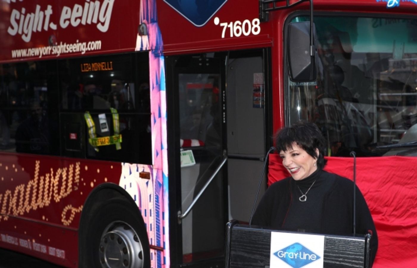 Photo Coverage: Gray Line's 'Ride Of Fame' Campaign Honors Liza Minnelli  Image