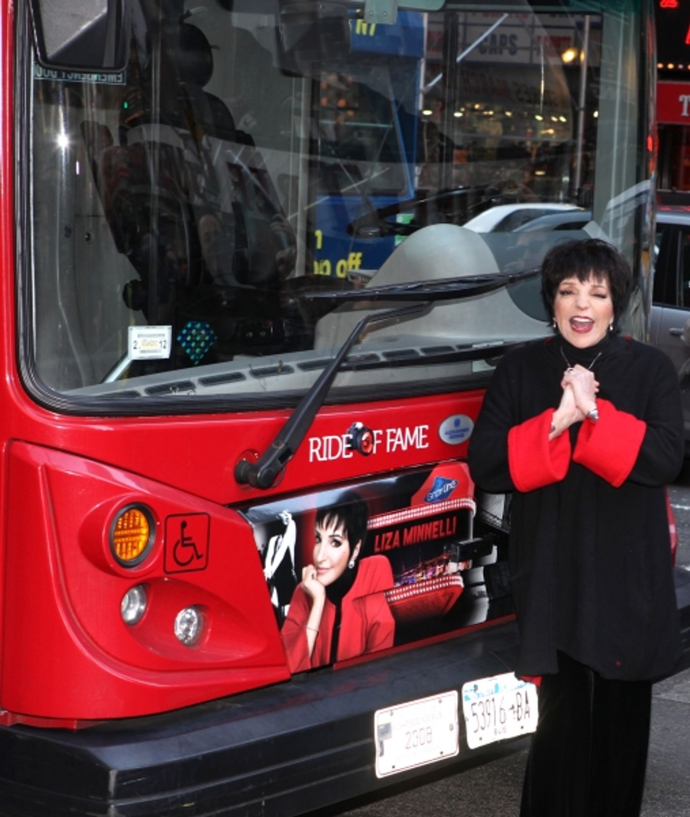 Photo Coverage: Gray Line's 'Ride Of Fame' Campaign Honors Liza Minnelli  Image
