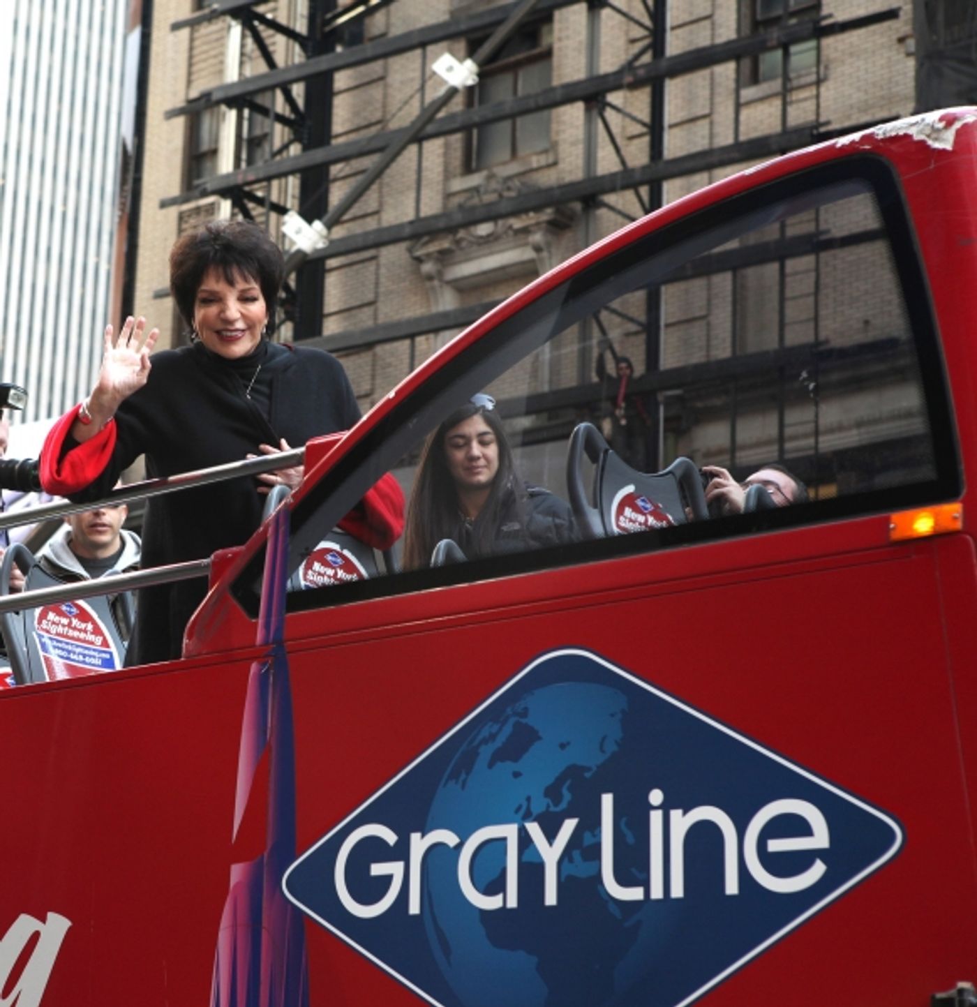 Photo Coverage: Gray Line's 'Ride Of Fame' Campaign Honors Liza Minnelli  Image