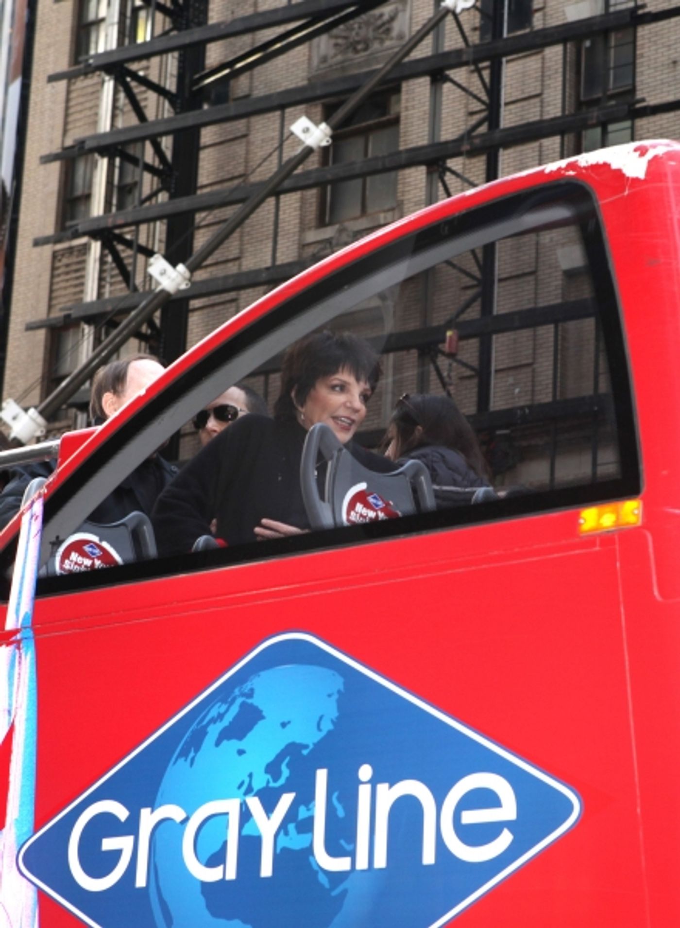 Photo Coverage: Gray Line's 'Ride Of Fame' Campaign Honors Liza Minnelli  Image