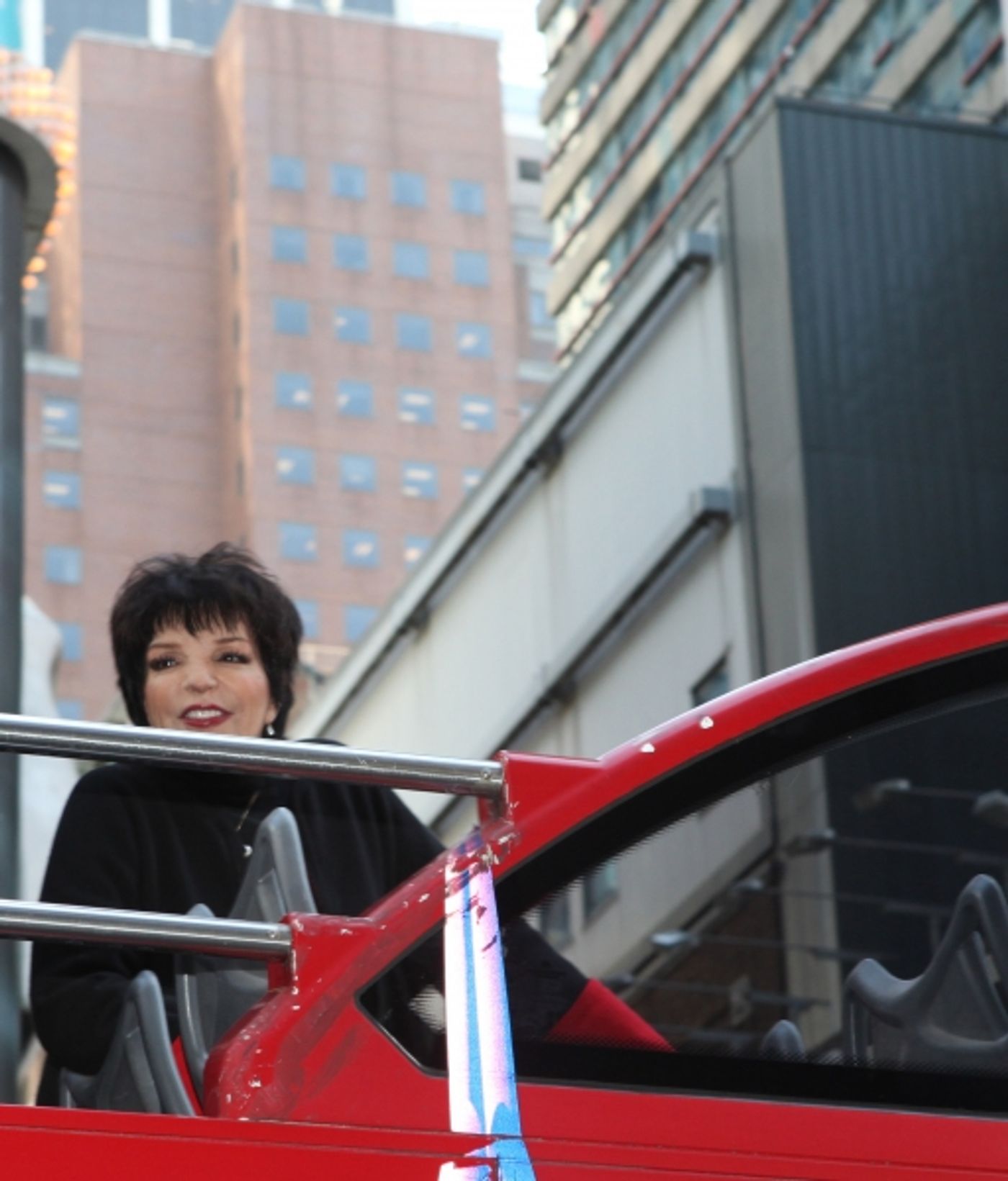 Photo Coverage: Gray Line's 'Ride Of Fame' Campaign Honors Liza Minnelli  Image
