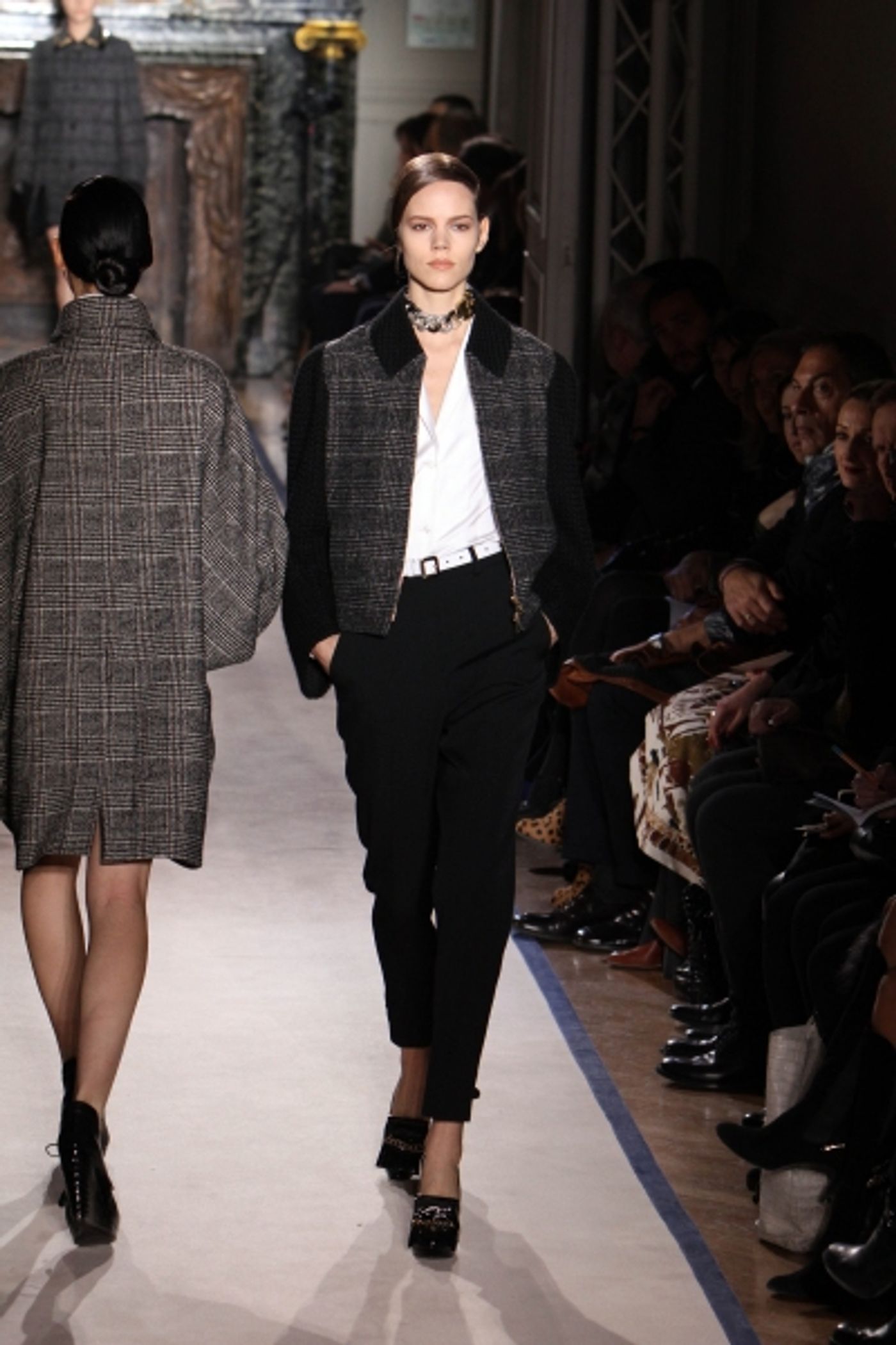 Photo Flash: Yves Saint Laurent at Paris Fashion Week  Image