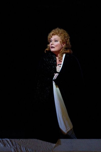 Karita Mattila as Lisa in Tchaikovsky's "The Queen of Spades." Photo: Marty Sohl/Metr Photo