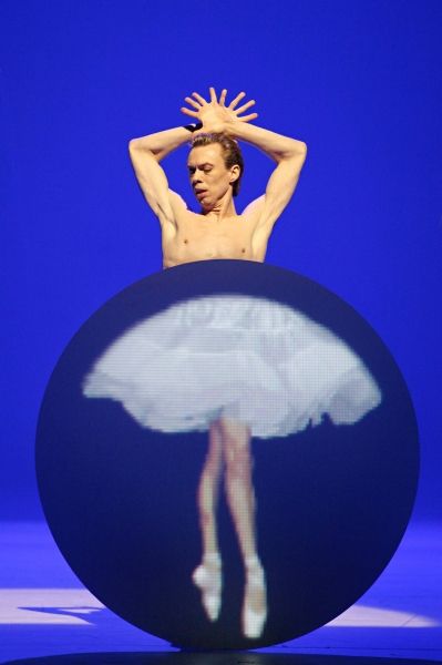VLADIMIR MALAKHOV Photo