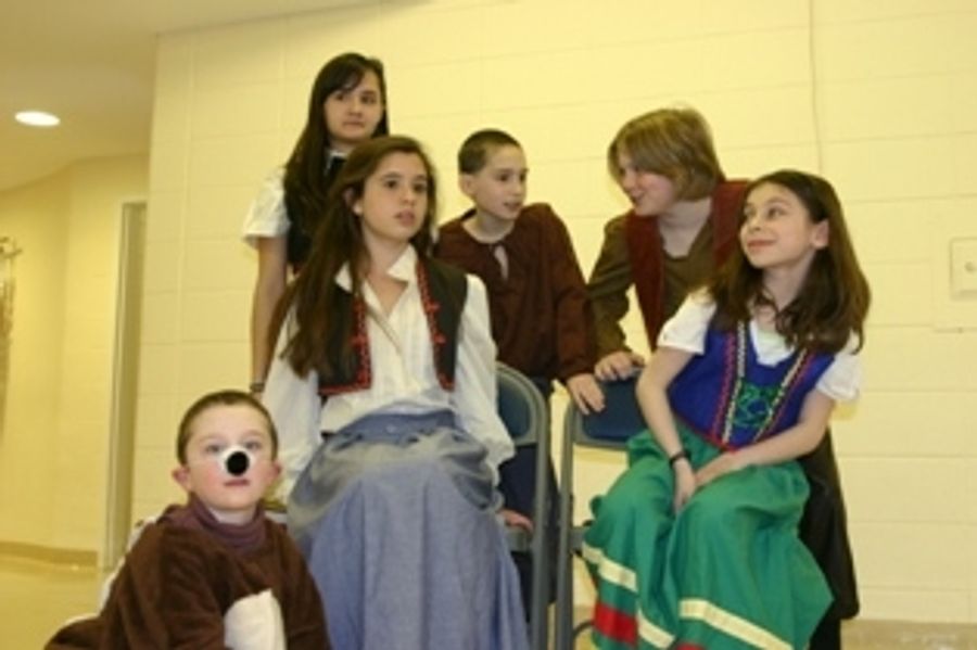 Photo Flash: Un-Common Theatre's ENCHANTENT OF BEAUTY AND THE BEAST Image