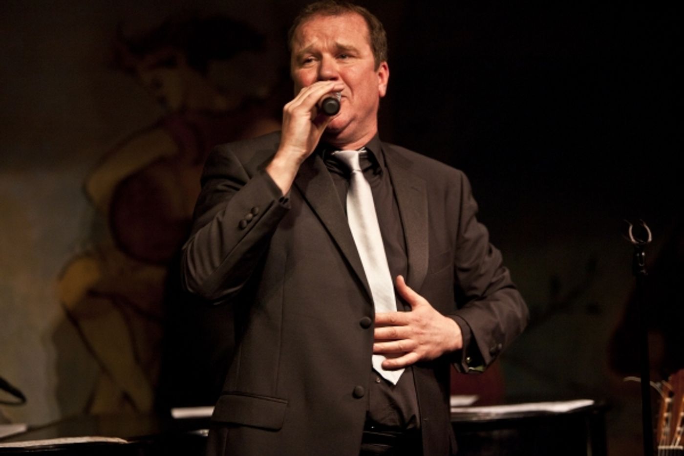 Photo Coverage: Douglas Hodge Opens at The Carlyle  Image