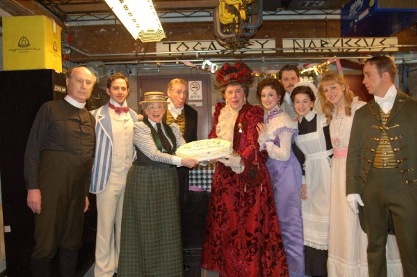 Photo Flash: IMPORTANCE OF BEING EARNEST Celebrates 100 Performances  Image