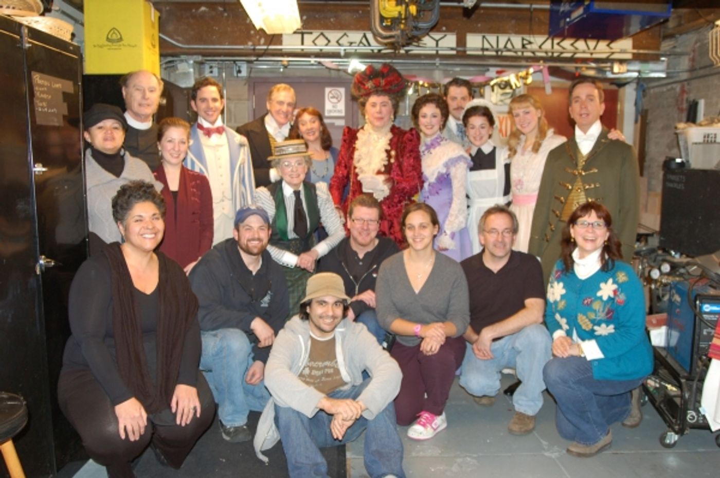 Photo Flash: IMPORTANCE OF BEING EARNEST Celebrates 100 Performances  Image