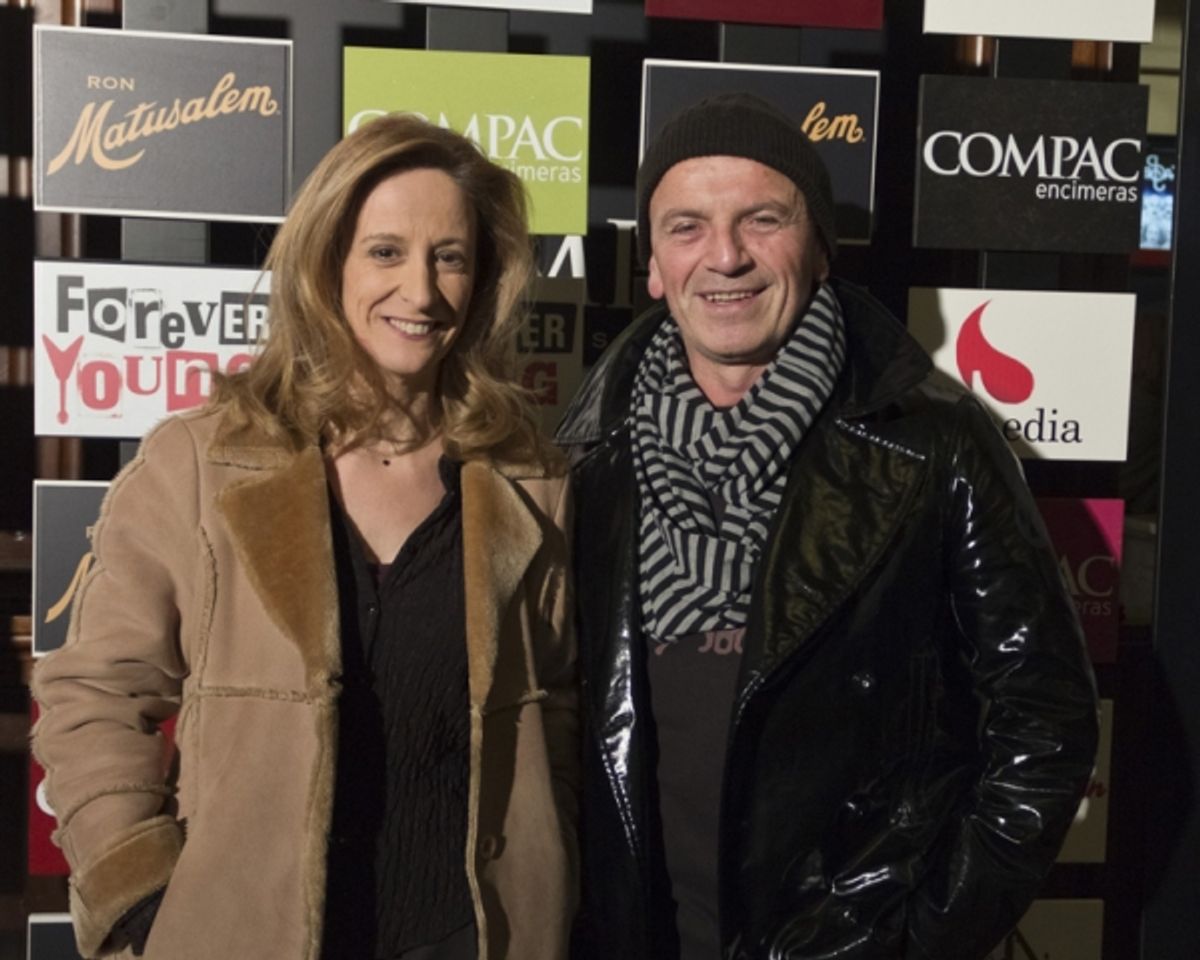 Carmen Iranburu y acompaÃƒÂ±ante at Estreno de Forever Young
