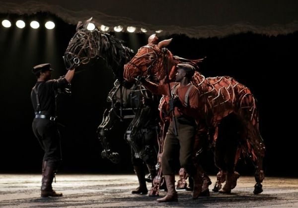 Photos: WAR HORSE at LCT - First Production Shots — photo 9 of 12