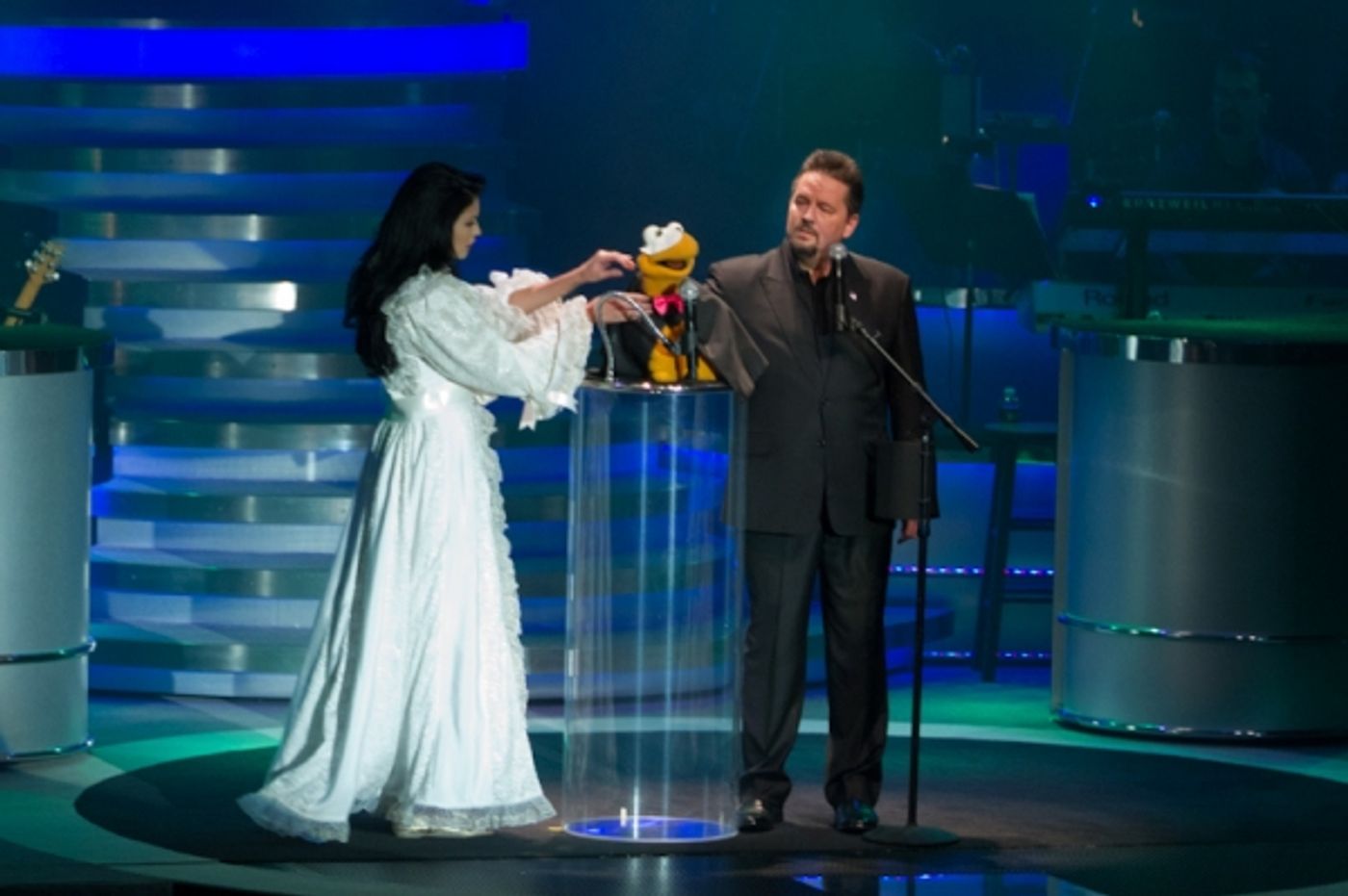 Photo Flash: Terry Fator Celebrates 2-Year Anniversary at the Mirage  Image