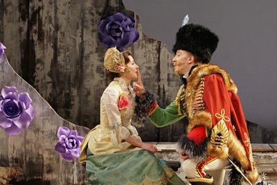  Mariko Nakasone (Raina Petkoff) and Michael Schantz (Major Sergius Saranoff) in the  Photo