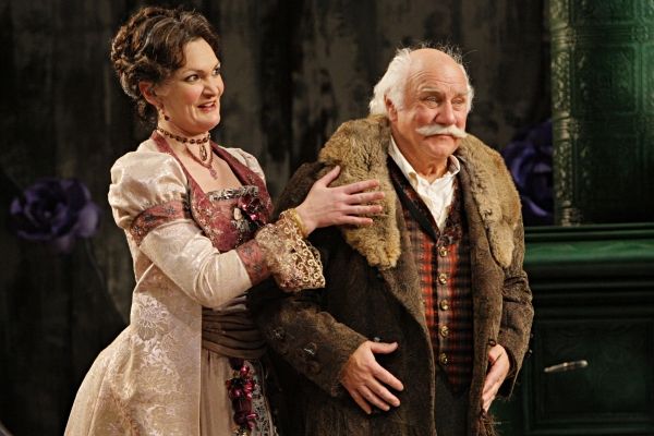 Photo Flash: ARMS AND THE MAN at the Guthrie Theater  Image