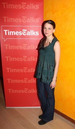 Sutton Foster backstage with TimesTalks Presents: A Conversation With Sutton Foster, Joel Grey & Kathleen Marshall at the Times Center in New York City. @ BroadwayWorld Sutton Foster backstage with TimesTalks Presents: A Conversation With Sutton Foster, Photo