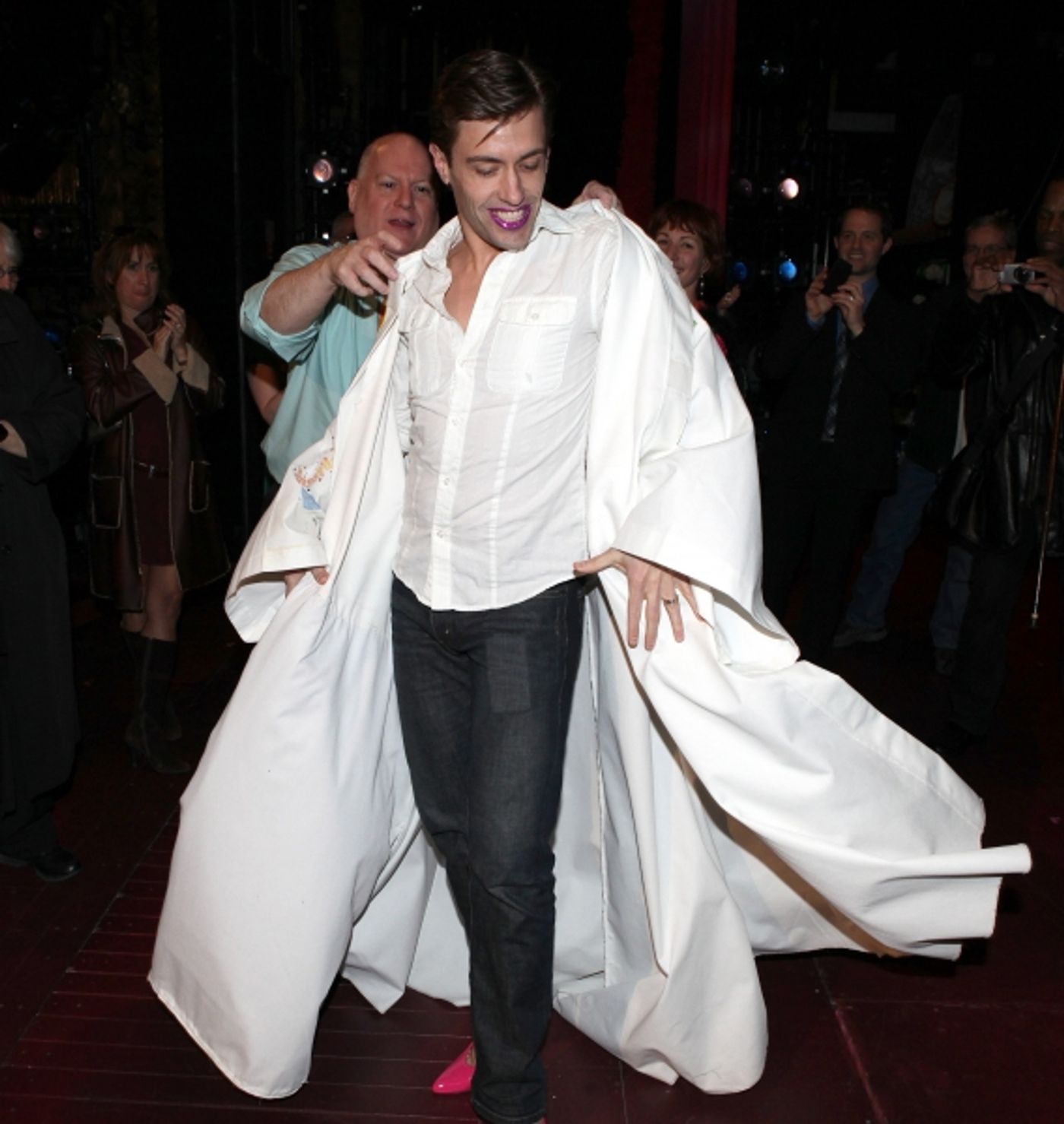 Photo Coverage: PRISCILLA QUEEN OF THE DESERT - Gypsy Robe Ceremony!  Image