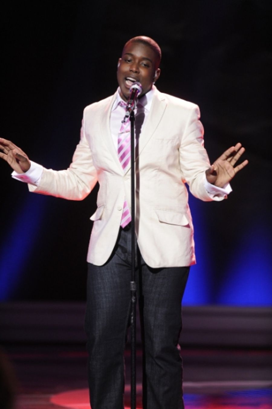 Photo Flash: AMERICAN IDOL's Top 11 Sing Motown!  Image