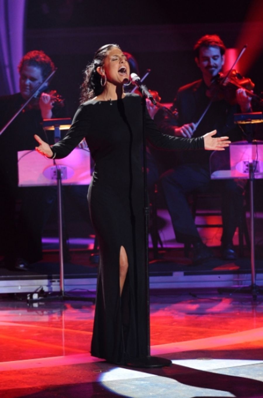 Photo Flash: AMERICAN IDOL's Top 11 Sing Motown!  Image