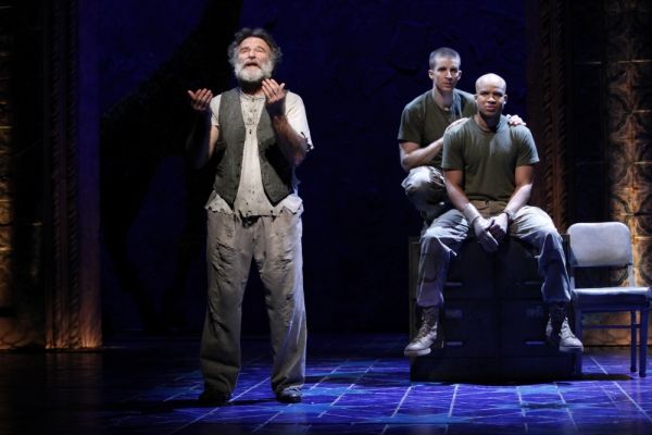 Robin Williams, Brad Fleischer and Glenn Davis Photo