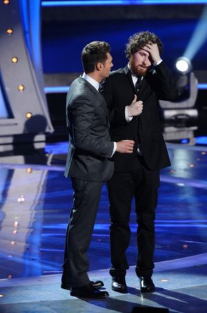 Ryan Seacrest, Casey Abrams  Photo