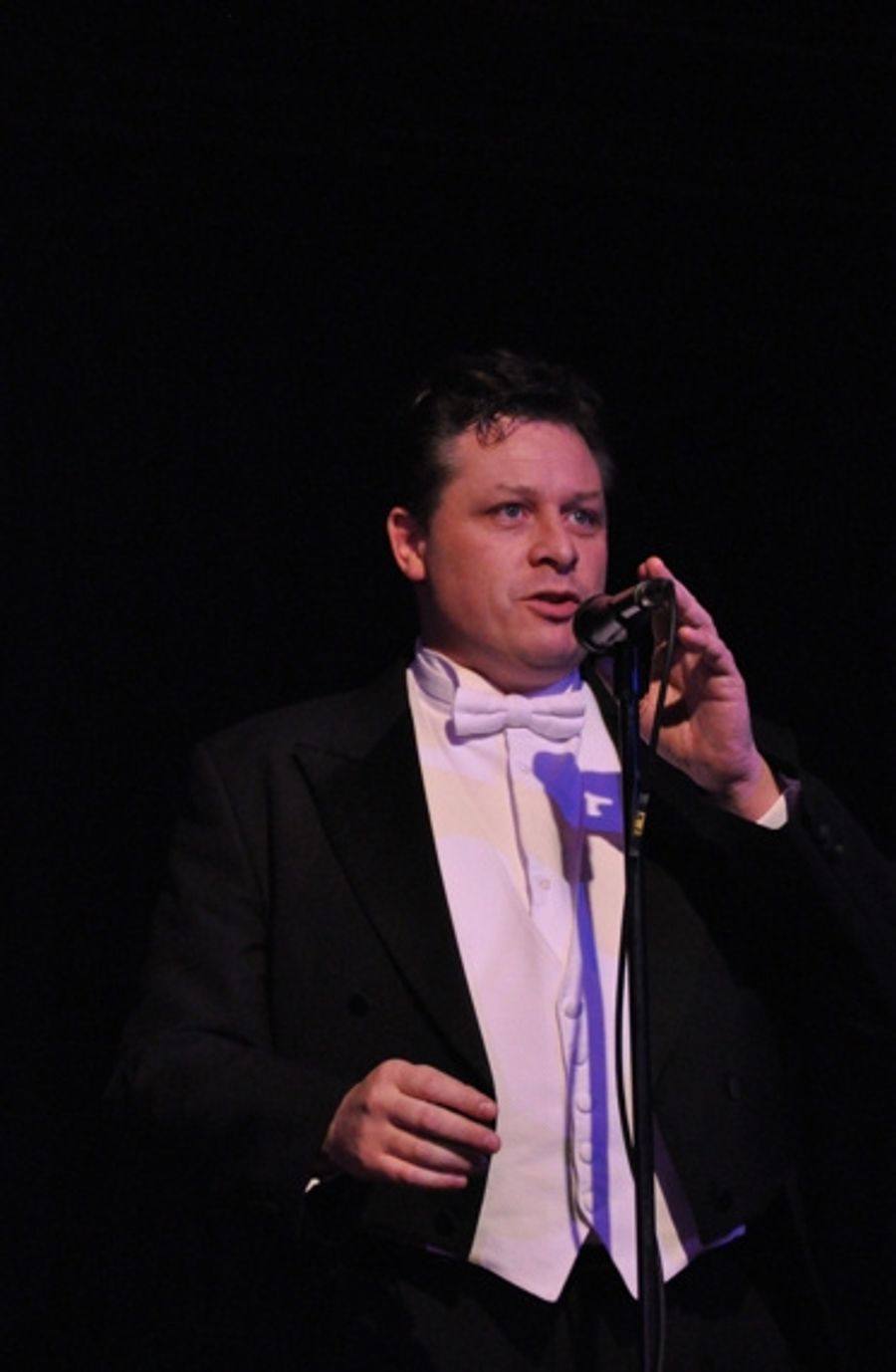 Photo Coverage: Anthony Kearns Sings at 'Since You Went Away' Image