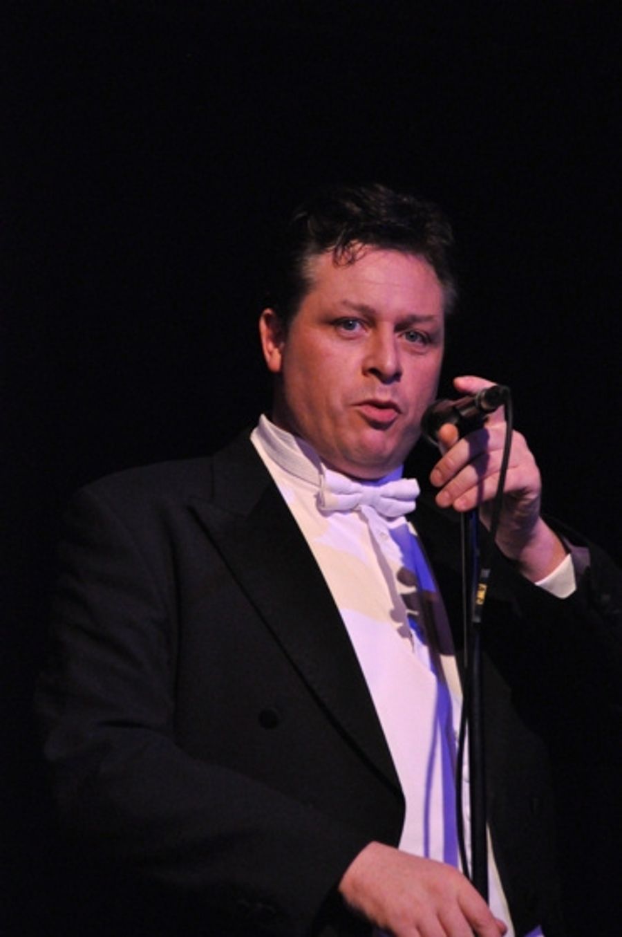 Photo Coverage: Anthony Kearns Sings at 'Since You Went Away' Image