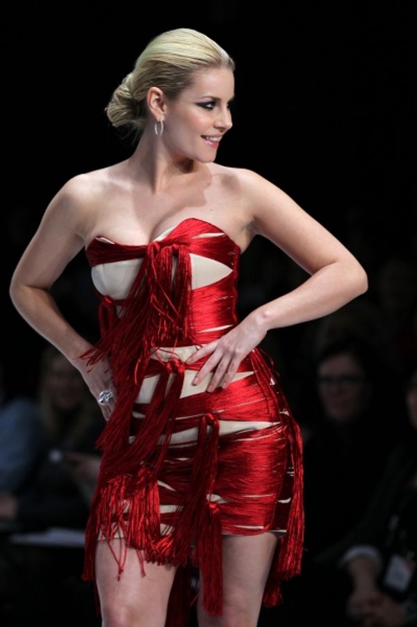 Elisha Cuthbert Photo