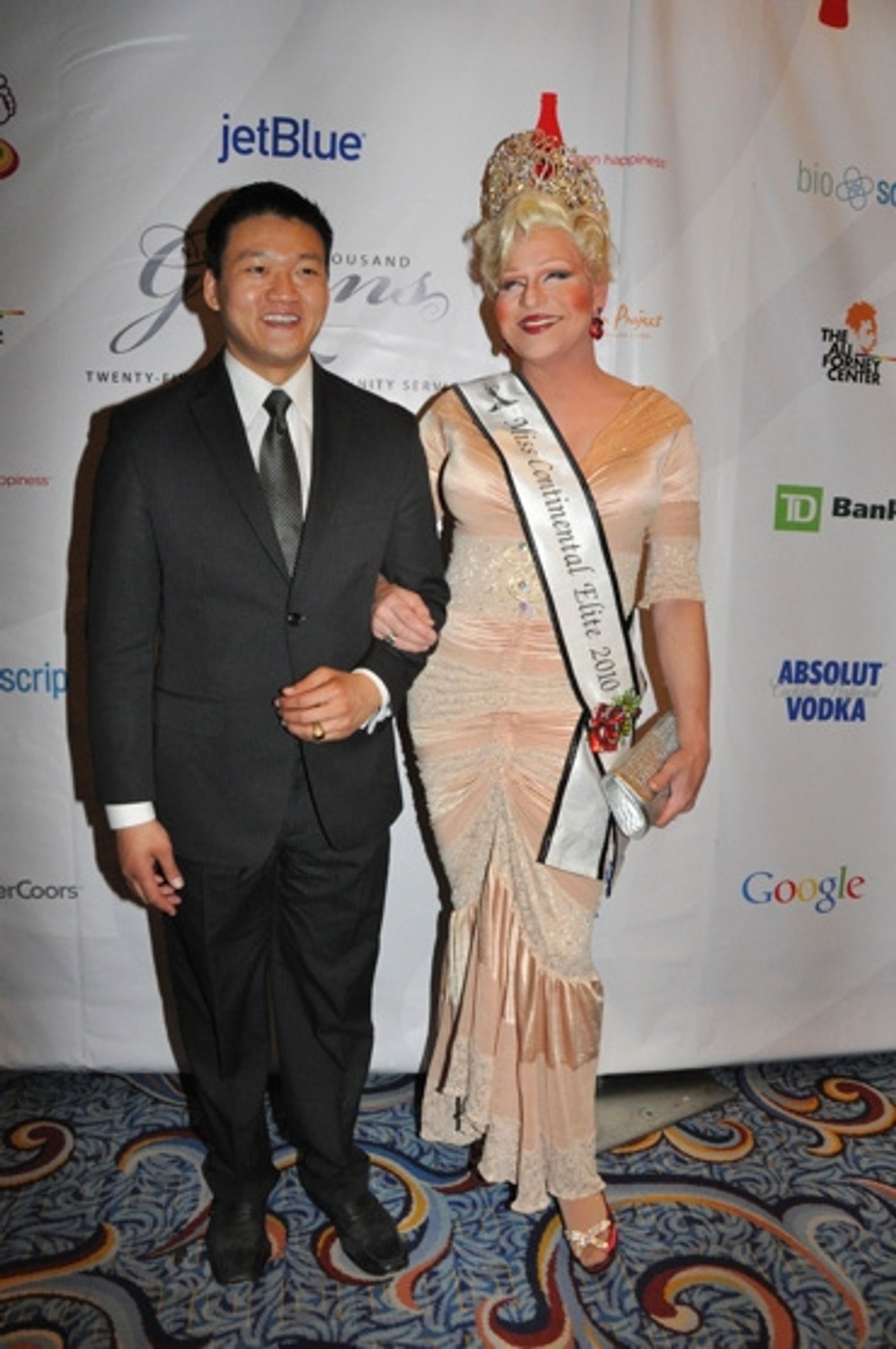 Photo Coverage: Night of 1000 Gowns Celebrates LGBT Community  Image