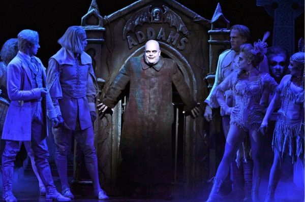 Photos: Check Out the ADDAMS' New Family Photo Album! — photo 13 of 16