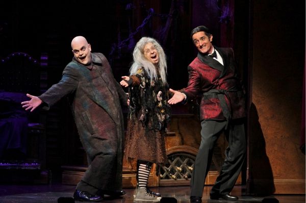 Photos: Check Out the ADDAMS' New Family Photo Album! — photo 4 of 16