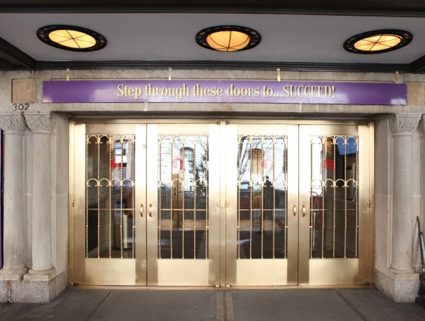 Photo Coverage: HOW TO SUCCEED Theatre Arrivals!  Image