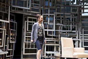 Laurie Metcalf Photo